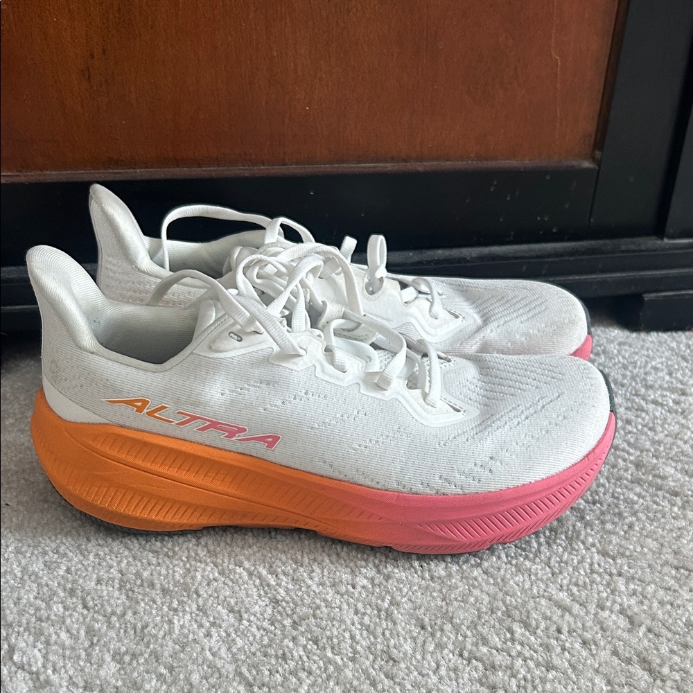 Altra Experience Flow 2 running shoes, white/orange size 7